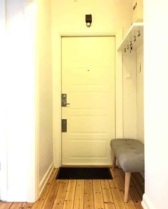 Entire Apartment Ville de Stockholm Extérieur photo