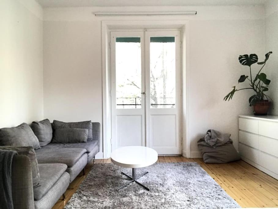 Entire Apartment Ville de Stockholm Extérieur photo