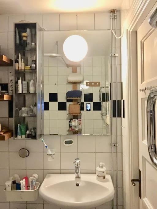 Entire Apartment Ville de Stockholm Extérieur photo